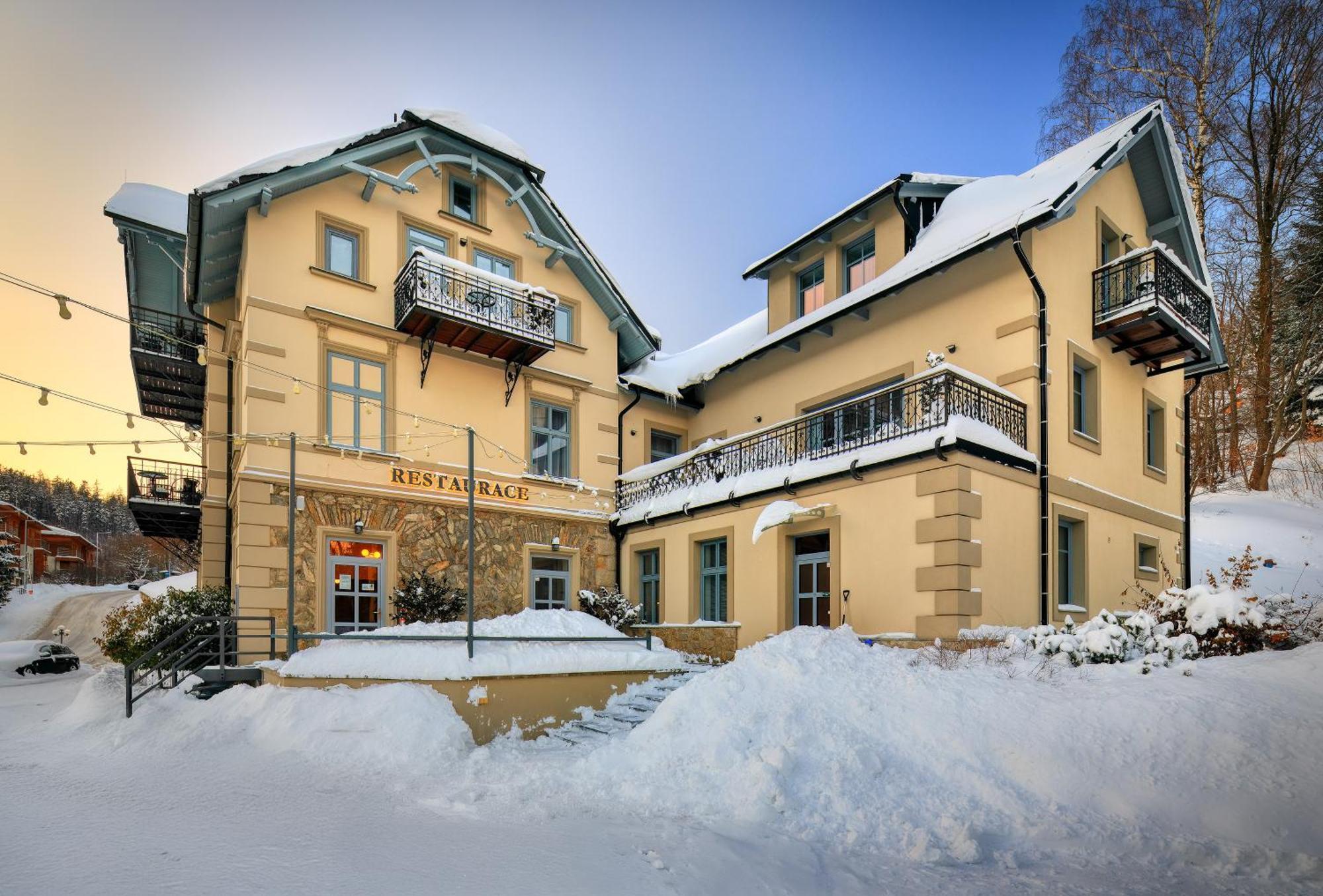 Residence Vyhlidka 잔스케라즈네 외부 사진